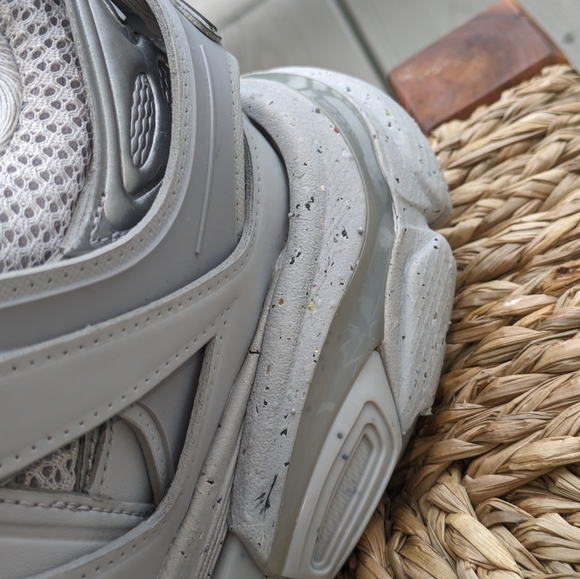 BALENCIAGA - Picture 4 of 15